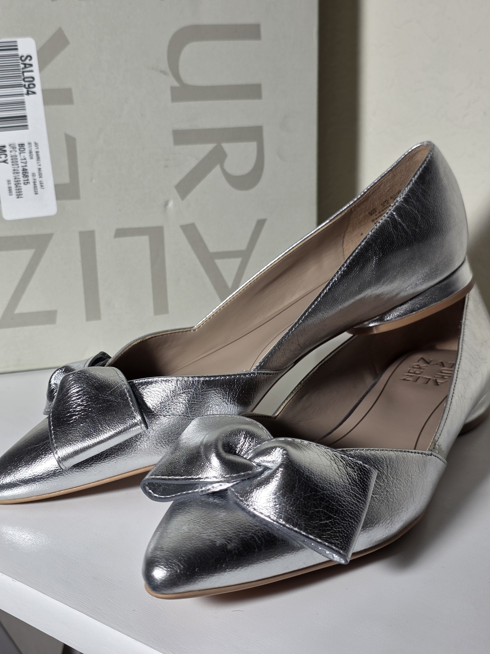 Naturalizer
Havana-Bow Metallic Silver Leather Bow Pointed-Toe Flats Size 8